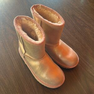 Kid’s Ugg boots